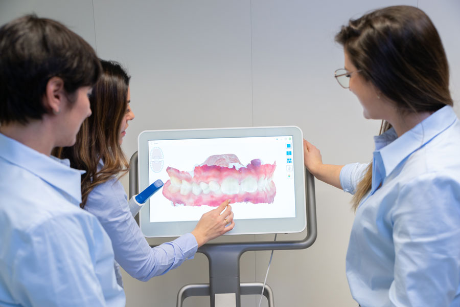 Cómo es una primera visita en Lorente Ortodoncia