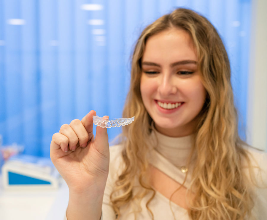 ¿Cómo es el tratamiento con fundas invisibles en Lorente Ortodoncia?